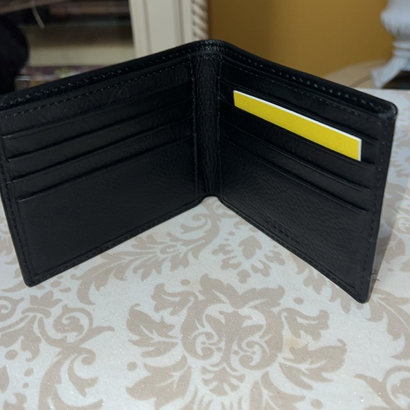 NWT Men’s Black Leather Wallet - Picture 4 of 8